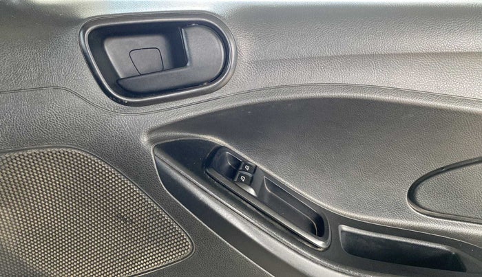 2018 Ford FREESTYLE AMBIENTE 1.5 DIESEL, Diesel, Manual, 90,109 km, Driver Side Door Panels Control