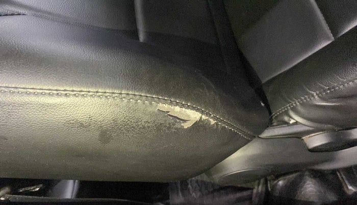 2021 Maruti Swift VXI, Petrol, Manual, 28,349 km, Driver seat - Cover slightly torn
