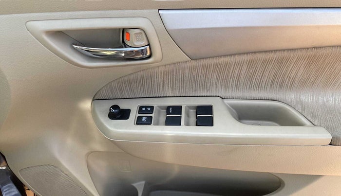 2014 Maruti Ertiga ZXI, Petrol, Manual, 43,125 km, Driver Side Door Panels Control
