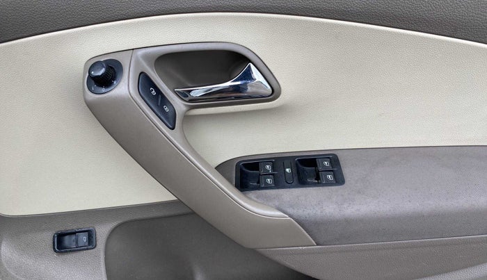 2015 Skoda Rapid 1.5 TDI CR ELEGANCE PLUS AT, Diesel, Automatic, 80,848 km, Driver Side Door Panels Control