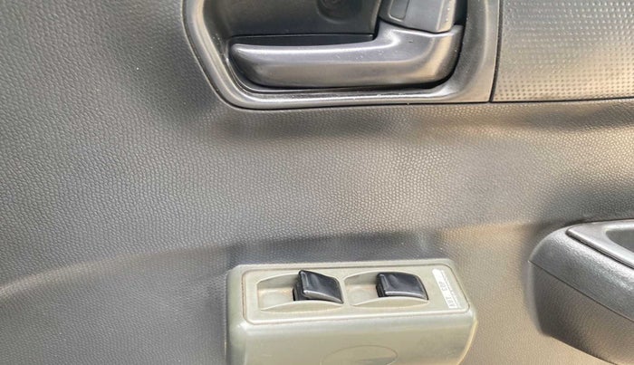 2011 Maruti Swift Dzire LDI, Diesel, Manual, 65,848 km, Right front window switch / handle - Power window makes minor noise