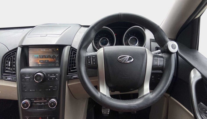 2017 Mahindra XUV500 W10, Diesel, Manual, 51,853 km, Steering Wheel Close Up