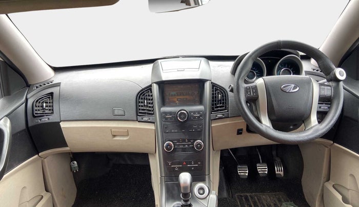 2017 Mahindra XUV500 W10, Diesel, Manual, 51,853 km, Dashboard