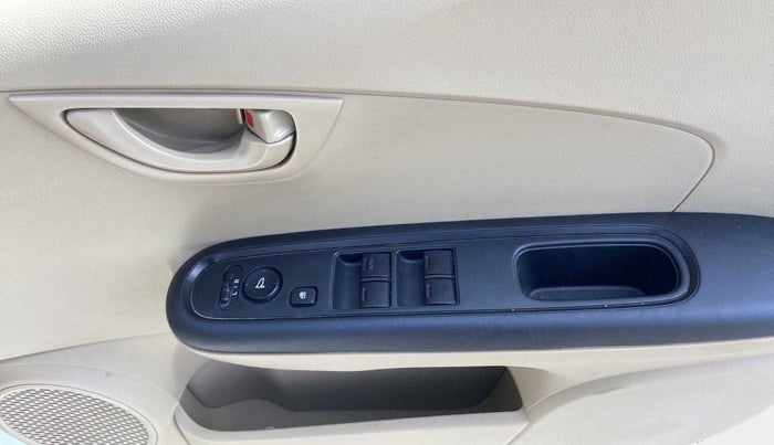 2018 Honda Amaze 1.2L I-VTEC S, Petrol, Manual, 51,252 km, Driver Side Door Panels Control