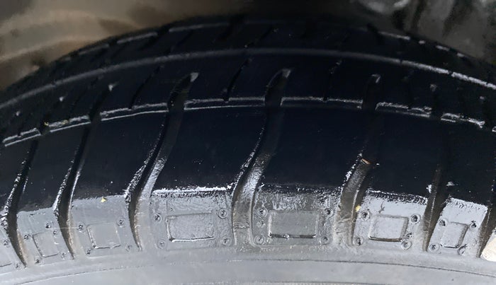 2018 Maruti Alto 800 LXI, Petrol, Manual, 11,830 km, Left Front Tyre Tread