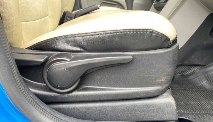2019 Tata Tiago XZ PLUS DUAL TONE PETROL, Petrol, Manual, 65,661 km, Driver Side Adjustment Panel