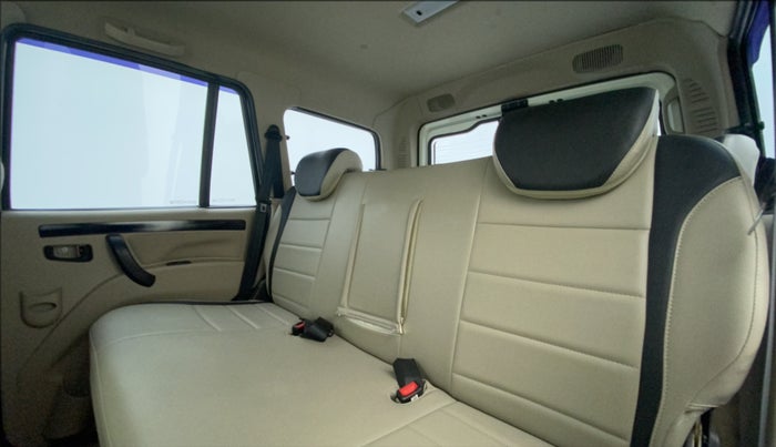 2022 Mahindra SCORPIO CLASSIC S11 7STR, Diesel, Manual, 15,818 km, Right Side Rear Door Cabin