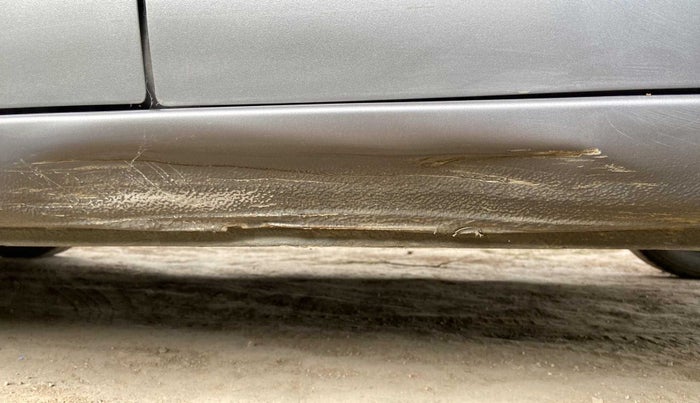 2015 Maruti Celerio VXI, Petrol, Manual, 72,932 km, Left running board - Slightly dented