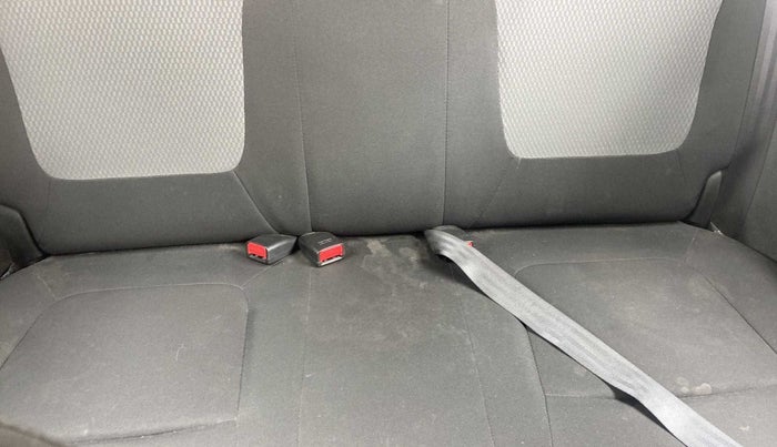 2019 Renault Kwid RXT 1.0 (O), Petrol, Manual, 21,997 km, Second-row right seat - Cover slightly stained