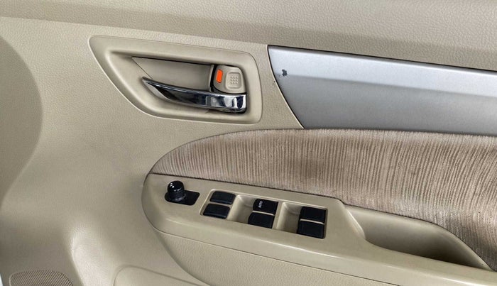 2014 Maruti Ertiga VXI, Petrol, Manual, 1,17,166 km, Driver Side Door Panels Control