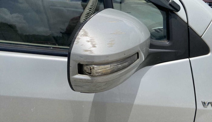 2014 Maruti Ertiga VXI, Petrol, Manual, 1,17,166 km, Right rear-view mirror - Indicator light has minor damage