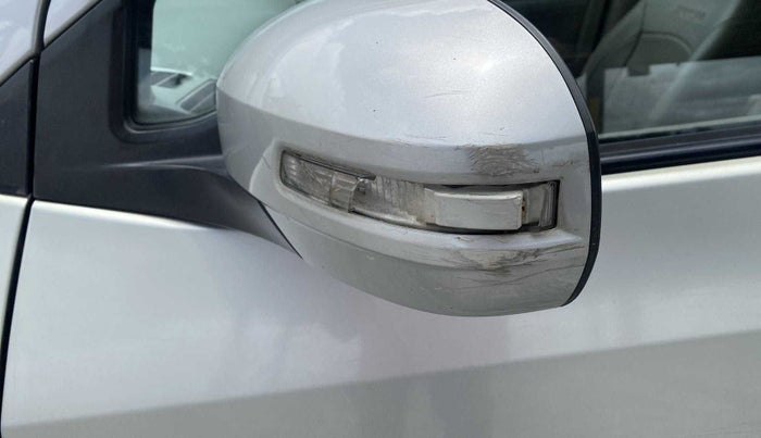 2014 Maruti Ertiga VXI, Petrol, Manual, 1,17,166 km, Left rear-view mirror - Minor scratches