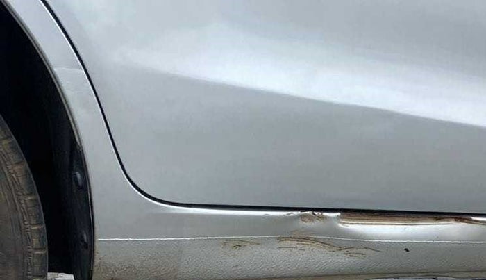 2014 Maruti Ertiga VXI, Petrol, Manual, 1,17,166 km, Right running board - Slightly dented