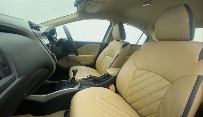 2016 Honda City 1.5L I-VTEC V MT, Petrol, Manual, 1,15,097 km, Right Side Front Door Cabin