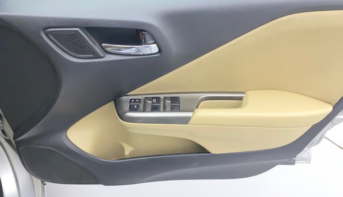 2016 Honda City 1.5L I-VTEC V MT, Petrol, Manual, 1,15,158 km, Driver Side Door Panels Control