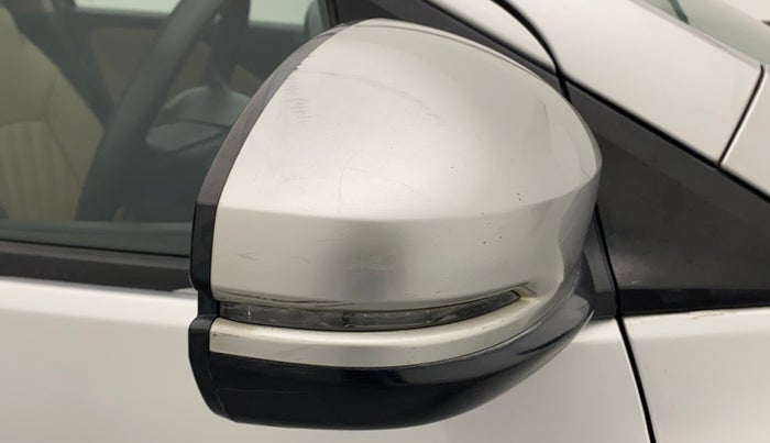 2016 Honda City 1.5L I-VTEC V MT, Petrol, Manual, 1,15,158 km, Right rear-view mirror - Minor scratches