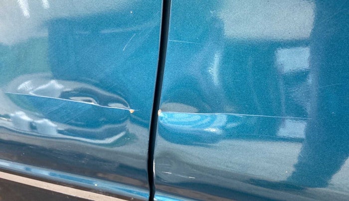 2021 Renault Kwid RXT 1.0 (O), Petrol, Manual, 28,370 km, Rear left door - Minor scratches