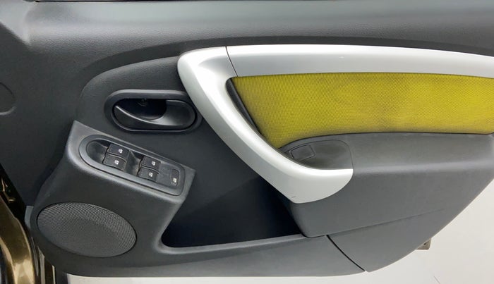 2014 Renault Duster RXL 110 PS ADVENTURE, Diesel, Manual, 79,252 km, Driver Side Door Panels Control