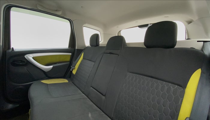 2014 Renault Duster RXL 110 PS ADVENTURE, Diesel, Manual, 79,252 km, Right Side Rear Door Cabin