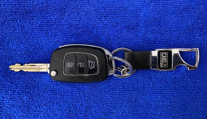 2018 Hyundai Creta E PLUS 1.6 PETROL, Petrol, Manual, 39,084 km, Key Close Up