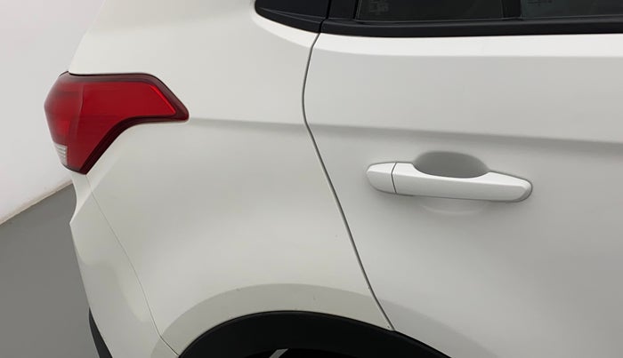 2018 Hyundai Creta E PLUS 1.6 PETROL, Petrol, Manual, 39,084 km, Right quarter panel - Minor scratches