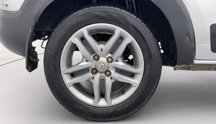 2021 Renault TRIBER RXZ, Petrol, Manual, 43,879 km, Right Rear Wheel