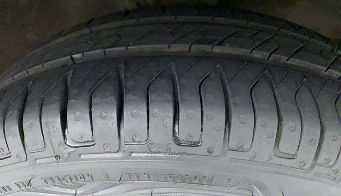 2014 Maruti Wagon R 1.0 VXI, Petrol, Manual, 1,14,840 km, Right Front Tyre Tread