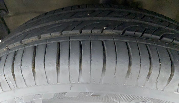 2014 Maruti Wagon R 1.0 VXI, Petrol, Manual, 1,14,840 km, Left Front Tyre Tread
