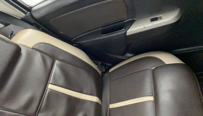 2014 Maruti Wagon R 1.0 VXI, Petrol, Manual, 1,14,840 km, Second-row left seat - Cover slightly torn