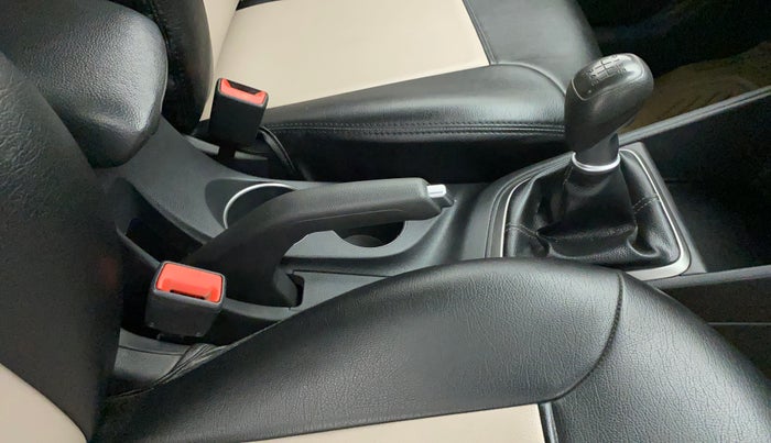 2018 Hyundai Verna 1.6 VTVT SX, Petrol, Manual, 32,220 km, Gear Lever