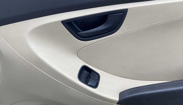 2015 Hyundai Eon ERA +, Petrol, Manual, 54,864 km, Driver Side Door Panels Control