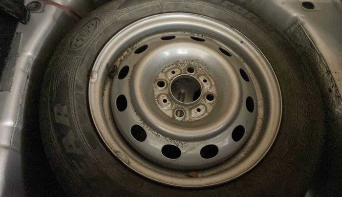 2016 Tata Tiago XZ PETROL, Petrol, Manual, 30,142 km, Dicky (Boot door) - Tool missing