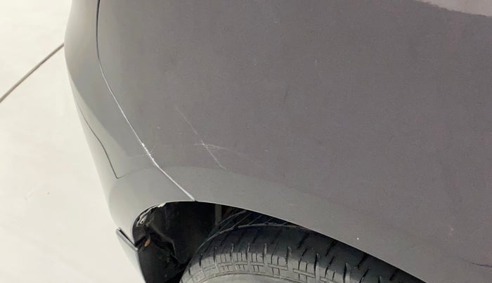 2015 Maruti Swift VXI, Petrol, Manual, 48,681 km, Right quarter panel - Minor scratches