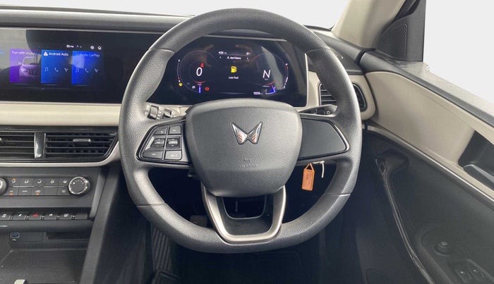 2021 Mahindra XUV700 AX 5 P MT 5 STR, Petrol, Manual, 13,239 km, Steering Wheel Close Up