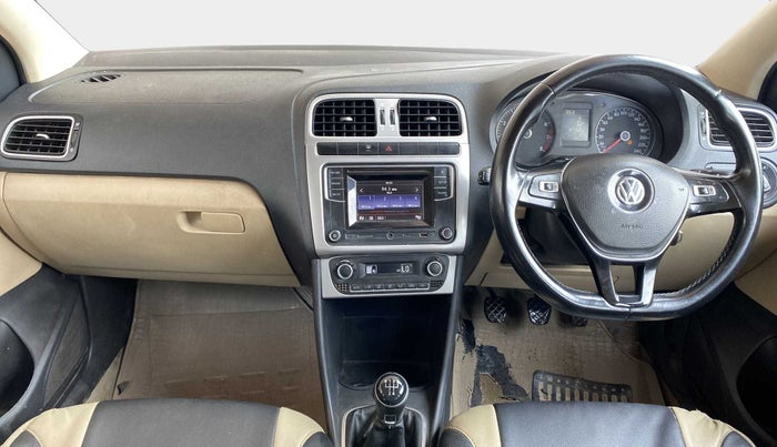 2016 Volkswagen Ameo HIGHLINE1.2L, Petrol, Manual, 87,098 km, Dashboard