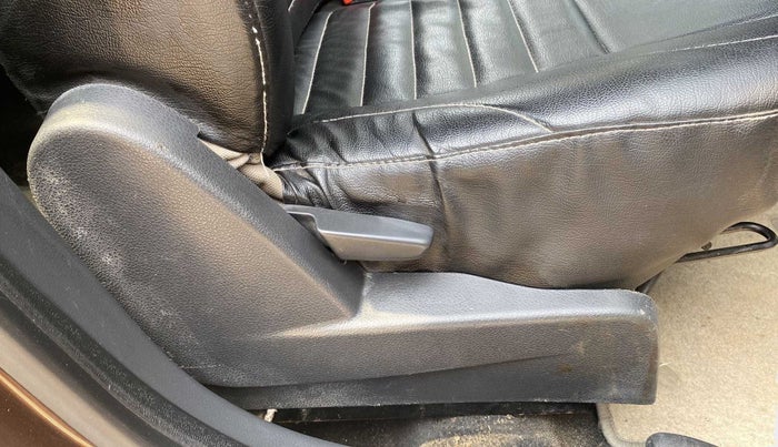 2012 Renault Duster 110 PS RXZ DIESEL, Diesel, Manual, 1,21,243 km, Driver Side Adjustment Panel