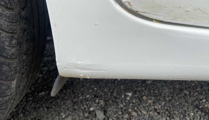 2012 Honda Brio S(O) MT, CNG, Manual, 88,778 km, Right running board - Minor scratches