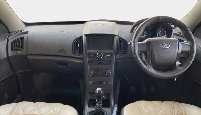 2018 Mahindra XUV500 W5, Diesel, Manual, 45,329 km, Dashboard