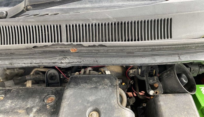 2015 Maruti Ritz VDI, Diesel, Manual, 77,704 km, Bonnet (hood) - Cowl vent panel has minor damage