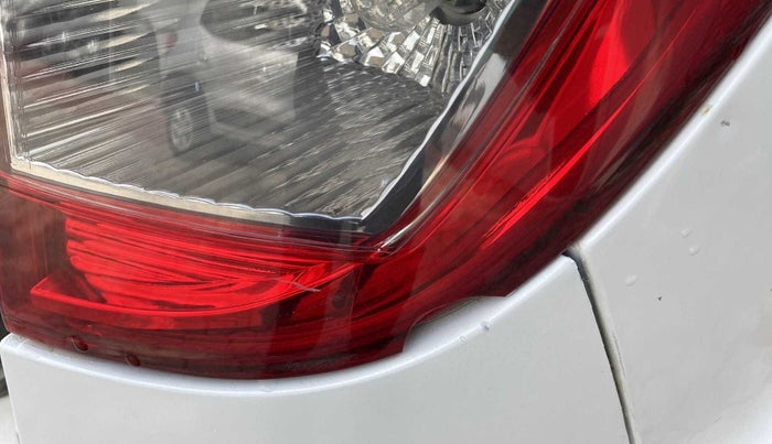 2015 Maruti Ritz VDI, Diesel, Manual, 77,735 km, Right tail light - Minor damage