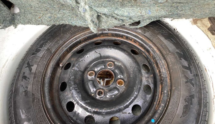 2015 Maruti Ritz VDI, Diesel, Manual, 77,704 km, Dicky (Boot door) - Jack missing