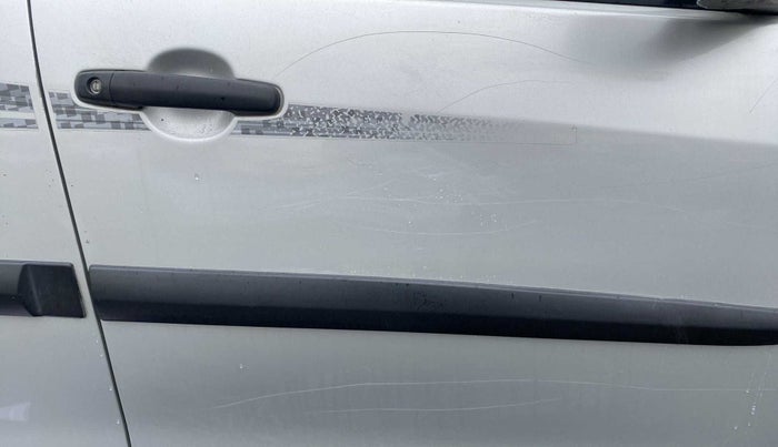 2014 Maruti Ritz VXI ELATE LIMITED EDITION, Petrol, Manual, 15,656 km, Driver-side door - Minor scratches