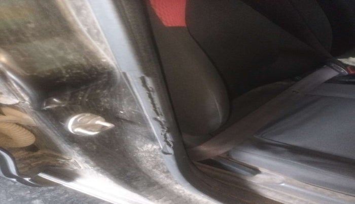 2018 Renault Kwid RXL, Petrol, Manual, 1,18,789 km, Driver-side door - Beading has minor damage