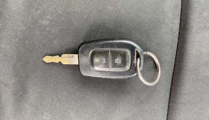 2018 Renault Kwid RXL, Petrol, Manual, 1,18,839 km, Key Close Up