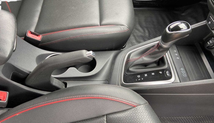 2020 Hyundai Verna SX (O) 1.0 TURBO DCT, Petrol, Automatic, 37,911 km, Gear Lever