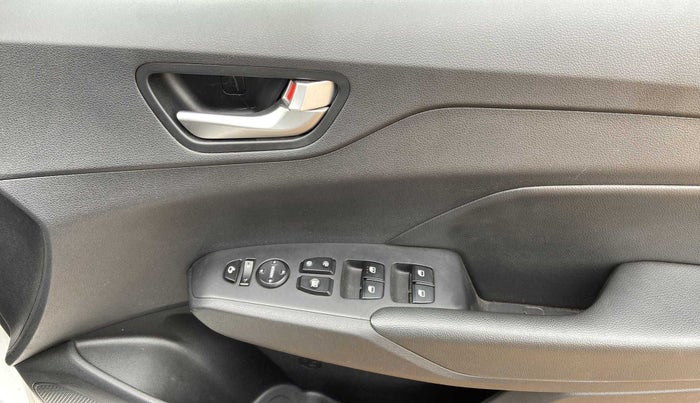 2020 Hyundai Verna SX (O) 1.0 TURBO DCT, Petrol, Automatic, 37,911 km, Driver Side Door Panels Control