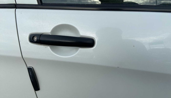 2014 Maruti Celerio VXI, CNG, Manual, 75,311 km, Driver-side door - Minor scratches