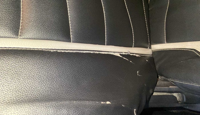 2019 Maruti Baleno DELTA DIESEL 1.3, Diesel, Manual, 89,662 km, Front left seat (passenger seat) - Cover slightly torn