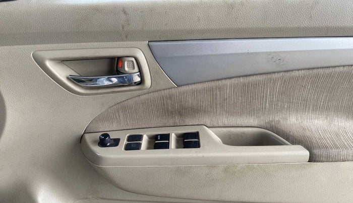 2014 Maruti Ertiga ZXI, Petrol, Manual, 50,489 km, Driver Side Door Panels Control