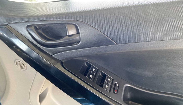 2018 Tata NEXON XM DIESEL, Diesel, Manual, 34,224 km, Driver Side Door Panels Control